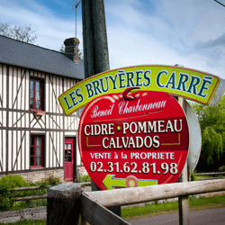 Les Bruyères Carré, Cidrerie Charbonneau à Moyaux 