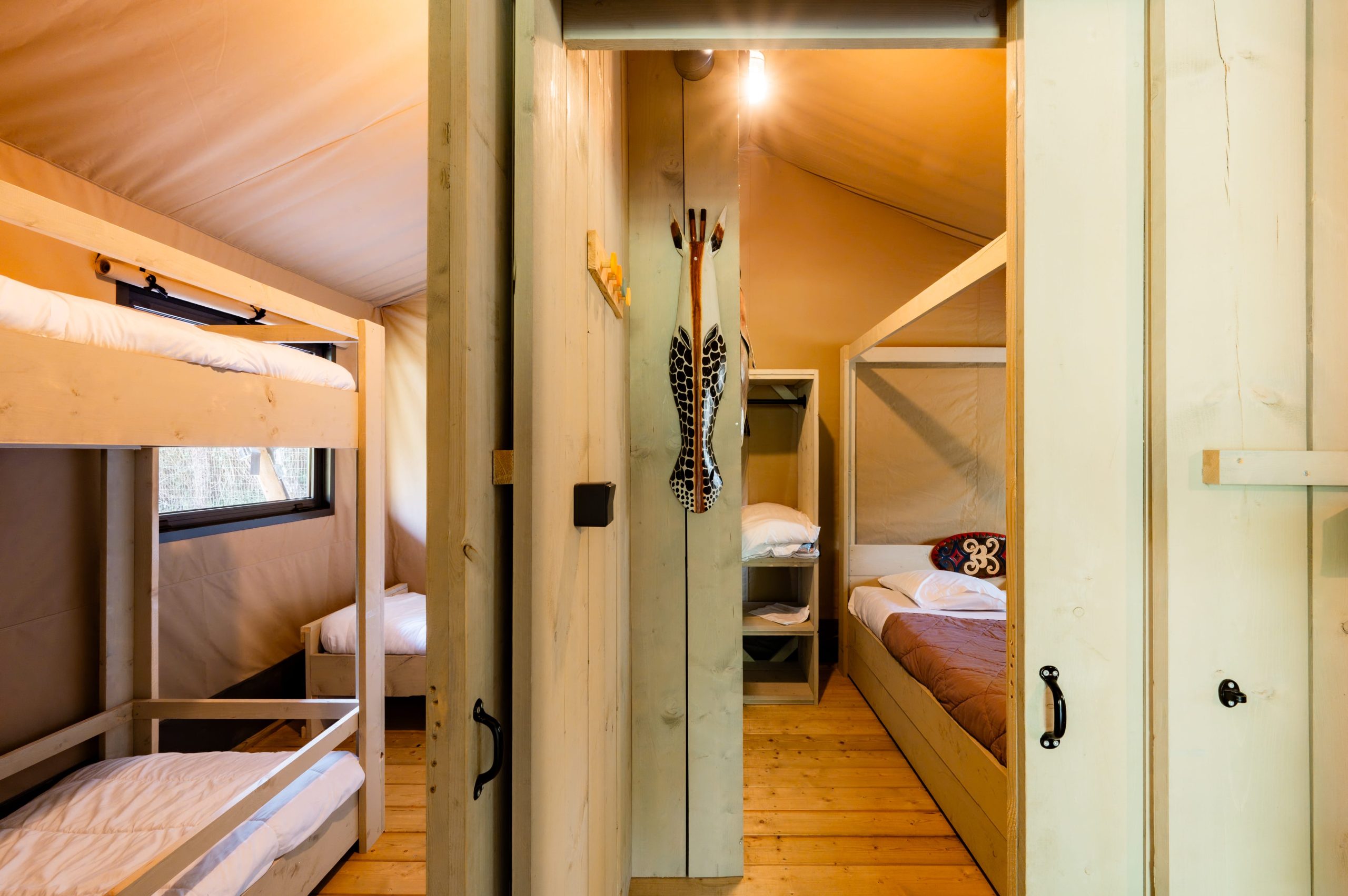 Dormez avec les loups CERZA safari Lodge